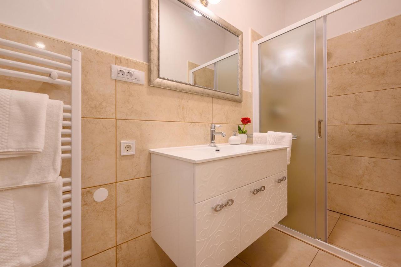 Summer Breeze Luxury Rooms Split Exterior foto